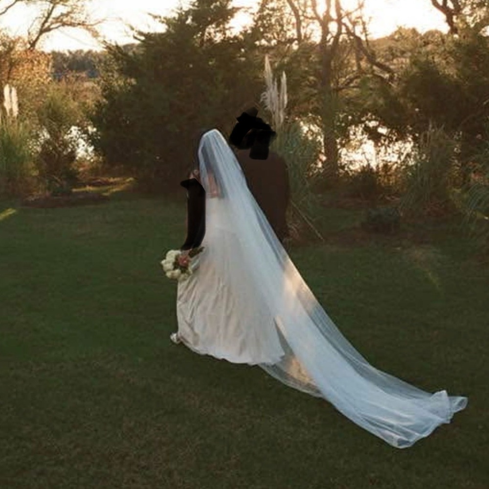 Elegant  Wedding Dress - Ivory color